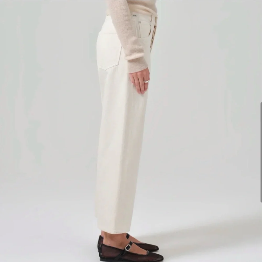 Citizens of Humanity Gaucho Jean in Marzipan size 25 - Picture 3 of 4